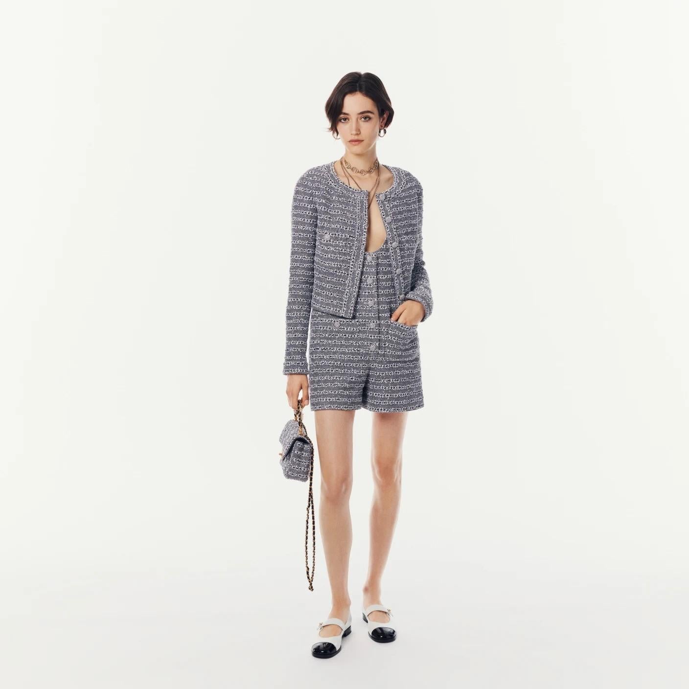 CHANEL weiß schwarz silber Baumwolle 24P IRIDESCENT TWEED Jacke 44 passt 40 M im Angebot 4