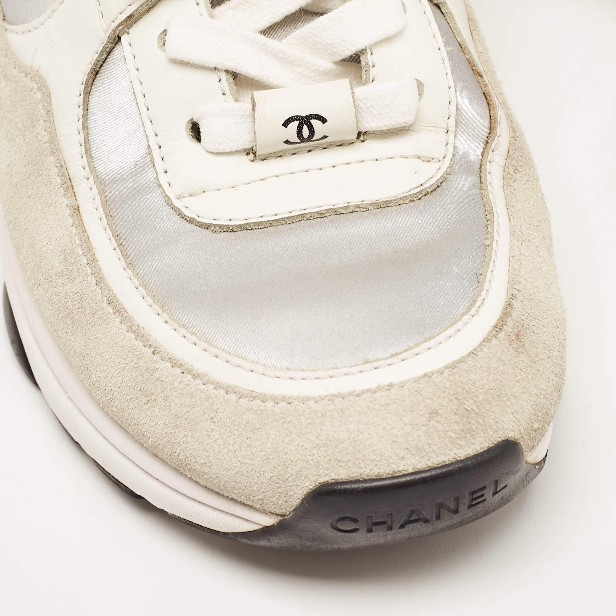 Chanel White/Black Suede and Leather CC Low Top Sneakers Size 36 1