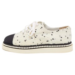 Chanel White/Black Tweed and Canvas Cap Toe Faux Pearl Trim Oxfords Sneakers 