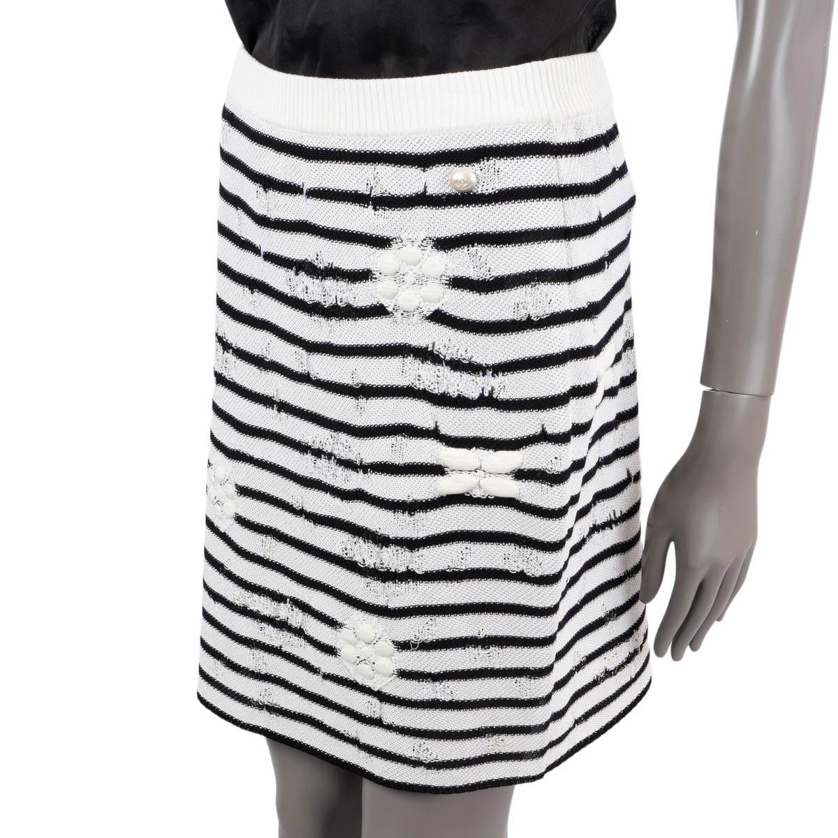 Women's CHANEL white & black viscose 2017 17P STRIPPED CAMELLIA KNIT Skirt 40 M For Sale