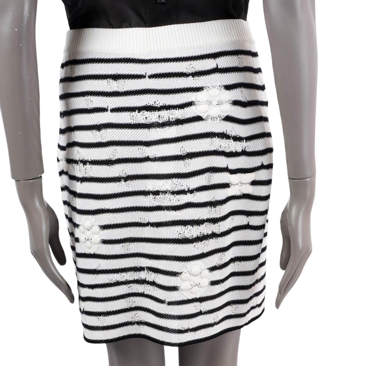 CHANEL white & black viscose 2017 17P STRIPPED CAMELLIA KNIT Skirt 40 M For Sale 1