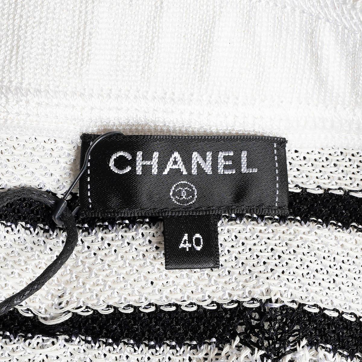 CHANEL white & black viscose 2017 17P STRIPPED CAMELLIA KNIT Skirt 40 M For Sale 3