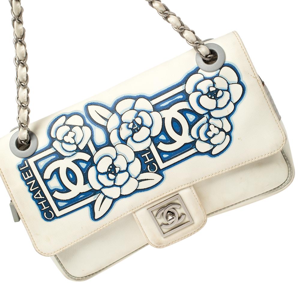 Chanel Weiß/Blauer Blumendruck Nylon Sport CC Klappe Tasche 4