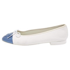 Chanel White/Blue Leather and Patent CC Cap Toe Bow Ballet Flats Size 40