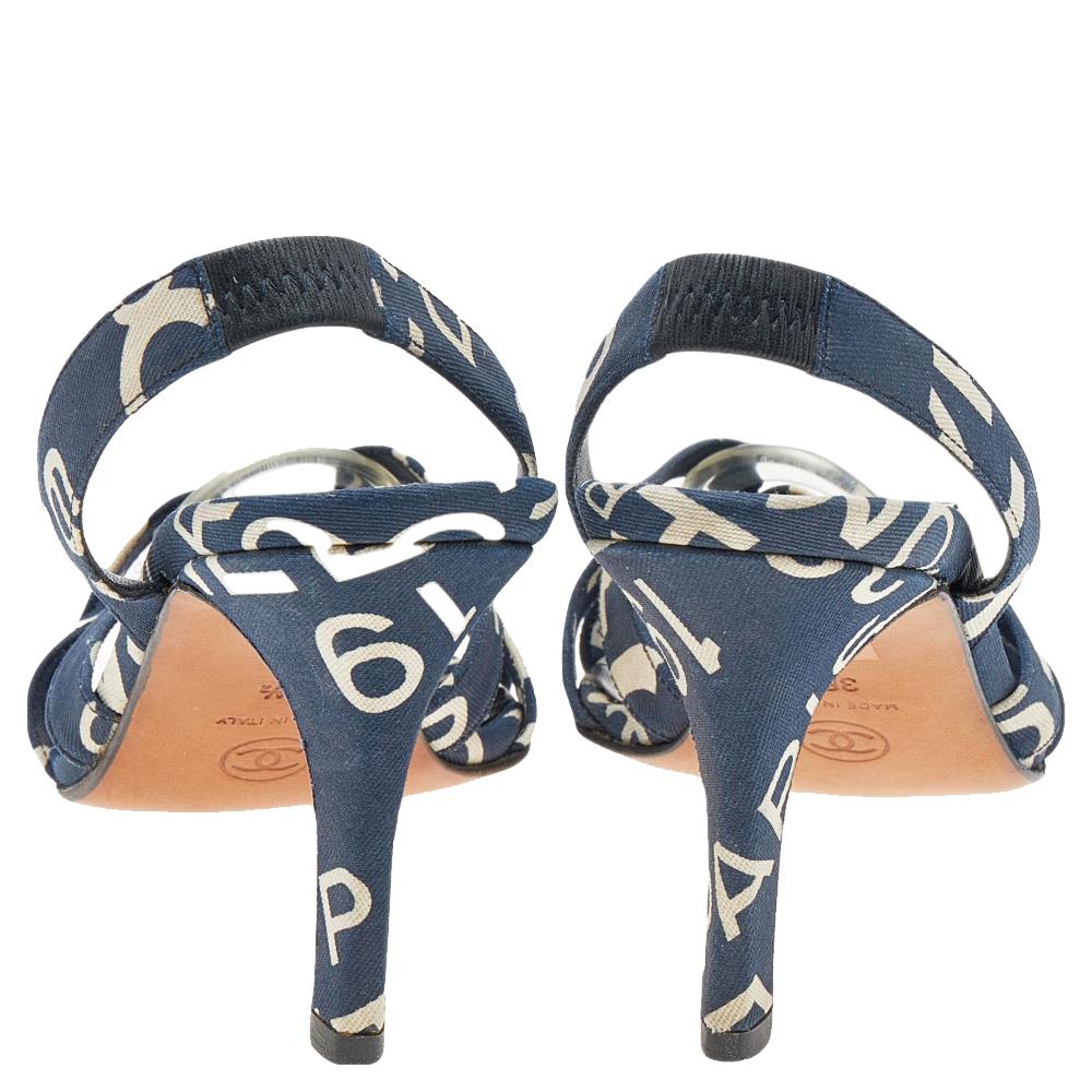 Chanel White/Blue Printed Canvas Cross Strap Slingback Sandals Size 36.5 In Good Condition In Dubai, Al Qouz 2