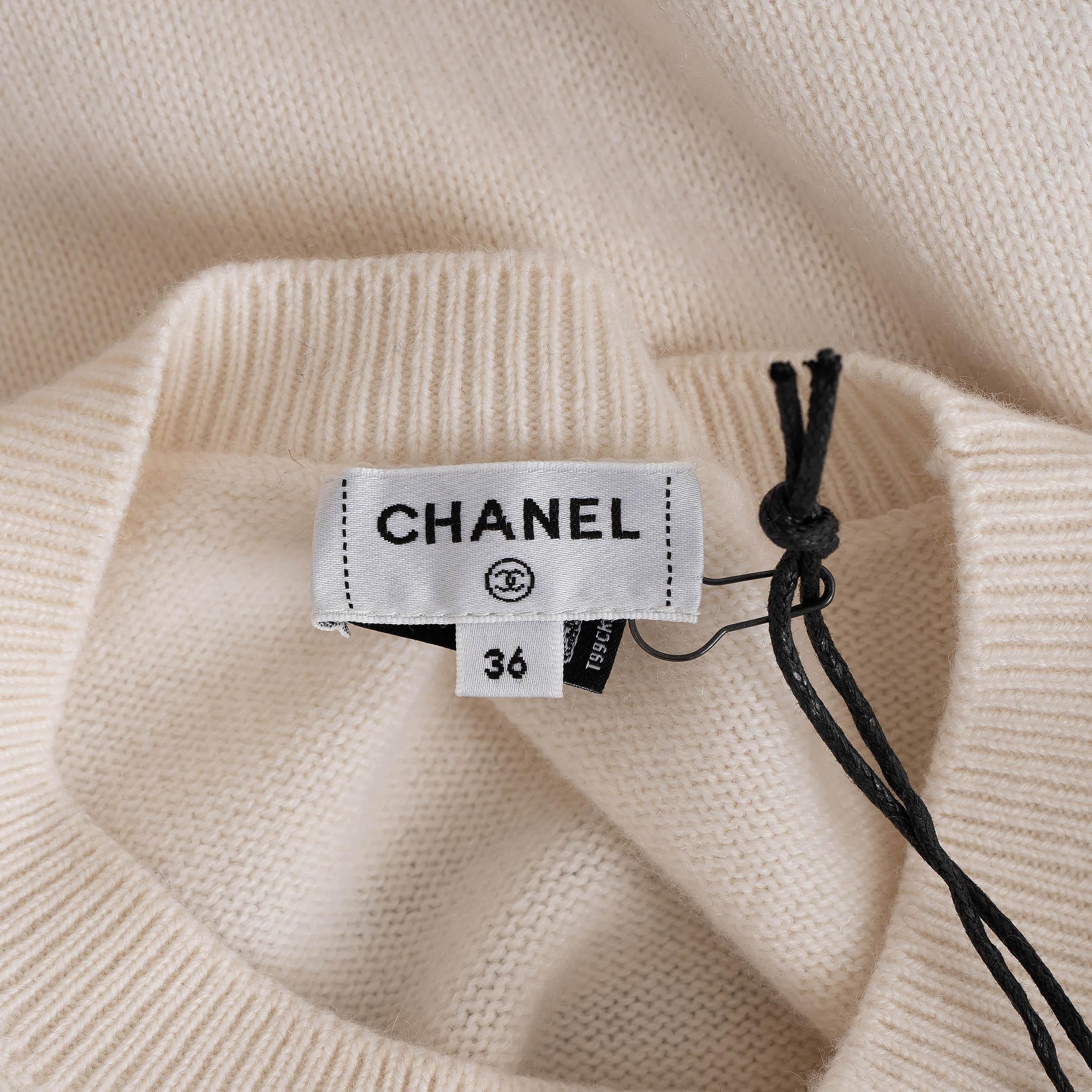 CHANEL white cashmere 24P CC FLORAL STRIPED Sweater 36 XS For Sale 2