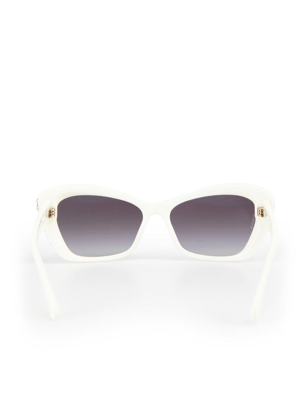 Women's Chanel White Cat Eye Faux Pearl Detail Sunglasses For Sale