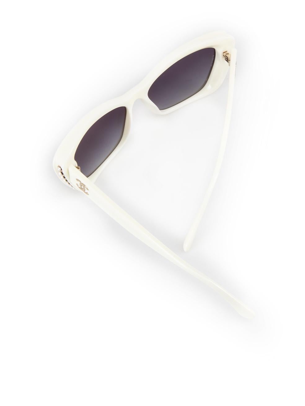 Chanel White Cat Eye Faux Pearl Detail Sunglasses For Sale 3