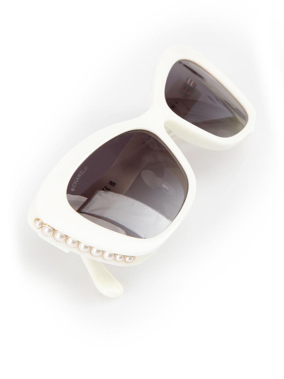 Chanel White Cat Eye Faux Pearl Detail Sunglasses For Sale 4