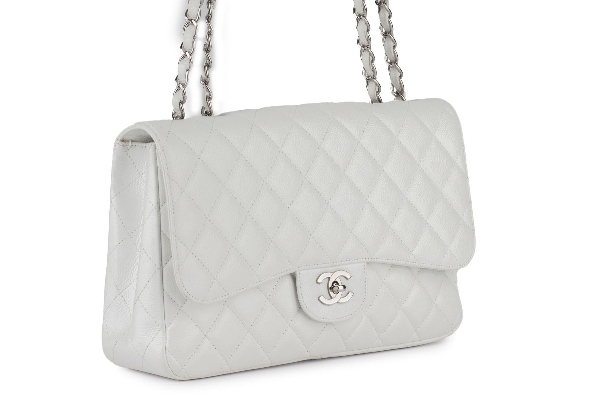 Chanel White Caviar Jumbo Single Flap In Good Condition For Sale In West Hollywood, CA