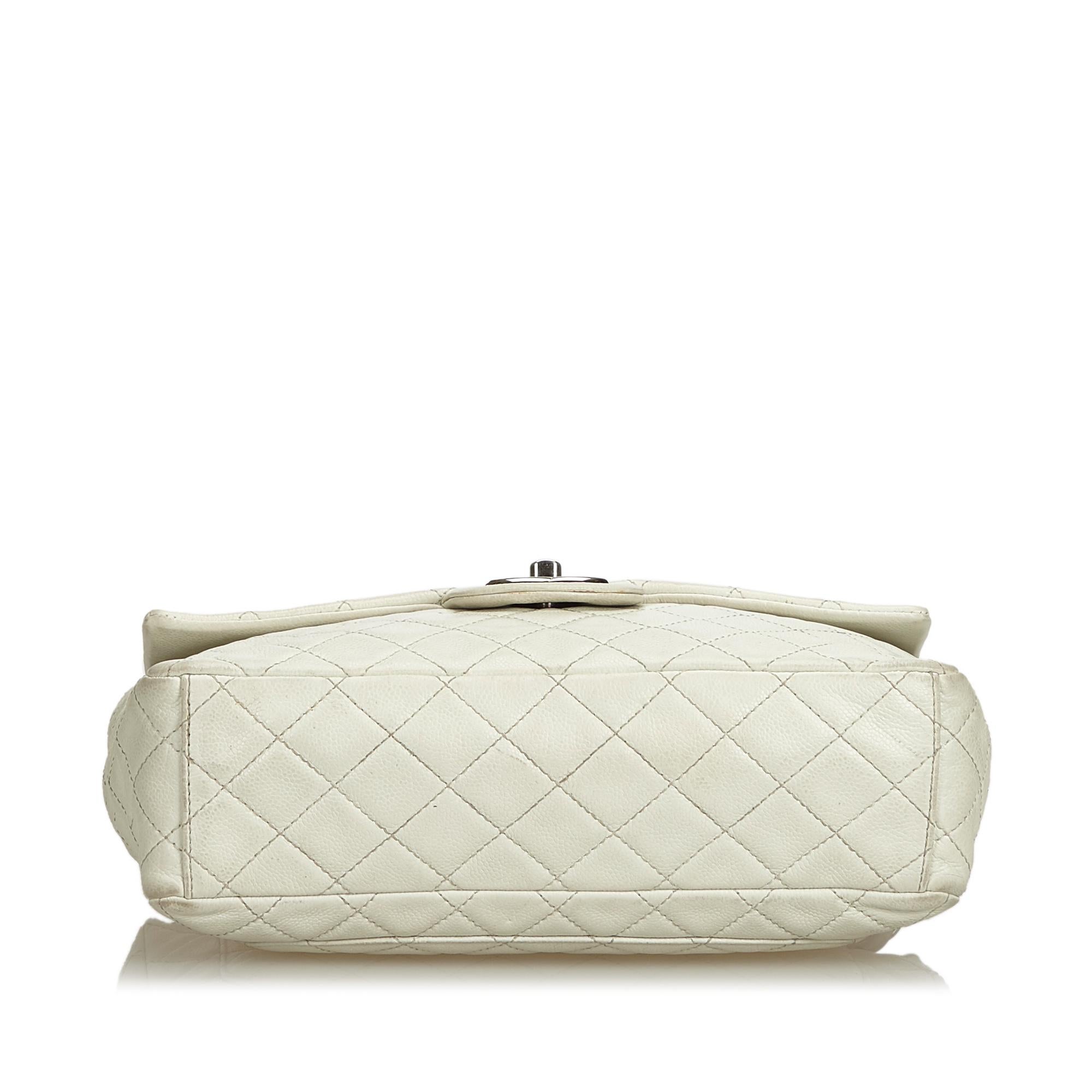 Chanel White Caviar Leather Leather Classic Jumbo Caviar Single Flap Bag France In Good Condition For Sale In Orlando, FL