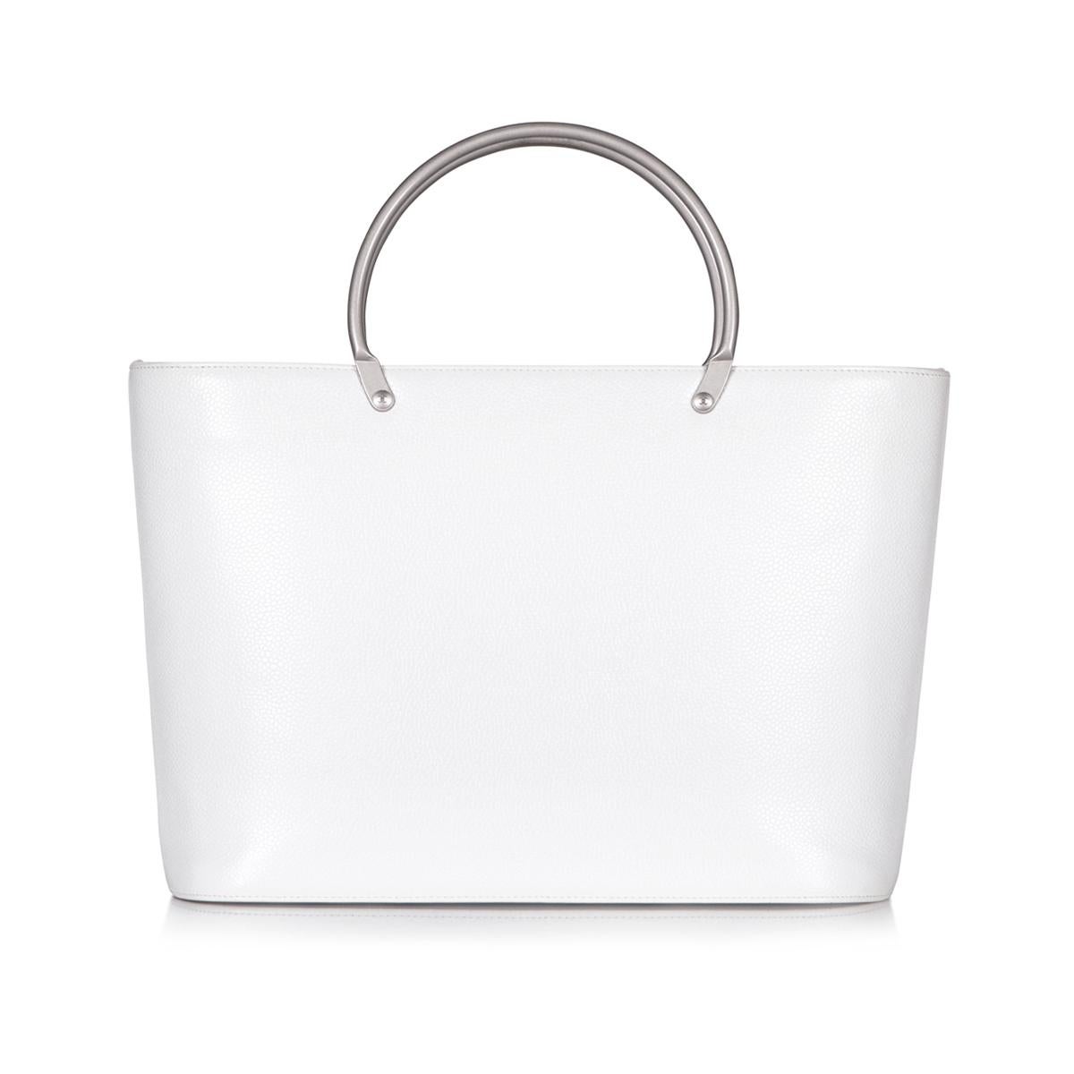 Chanel vintage white caviar leather top metal handle tote bag, made in France, 1990s.

Date of manufacture: 1999
Origin: France
Material: caviar leather, metal
Includes: serial/n
Dimensions: height 20 cm x width 28 cm x depth 8 cm
Condition: in very
