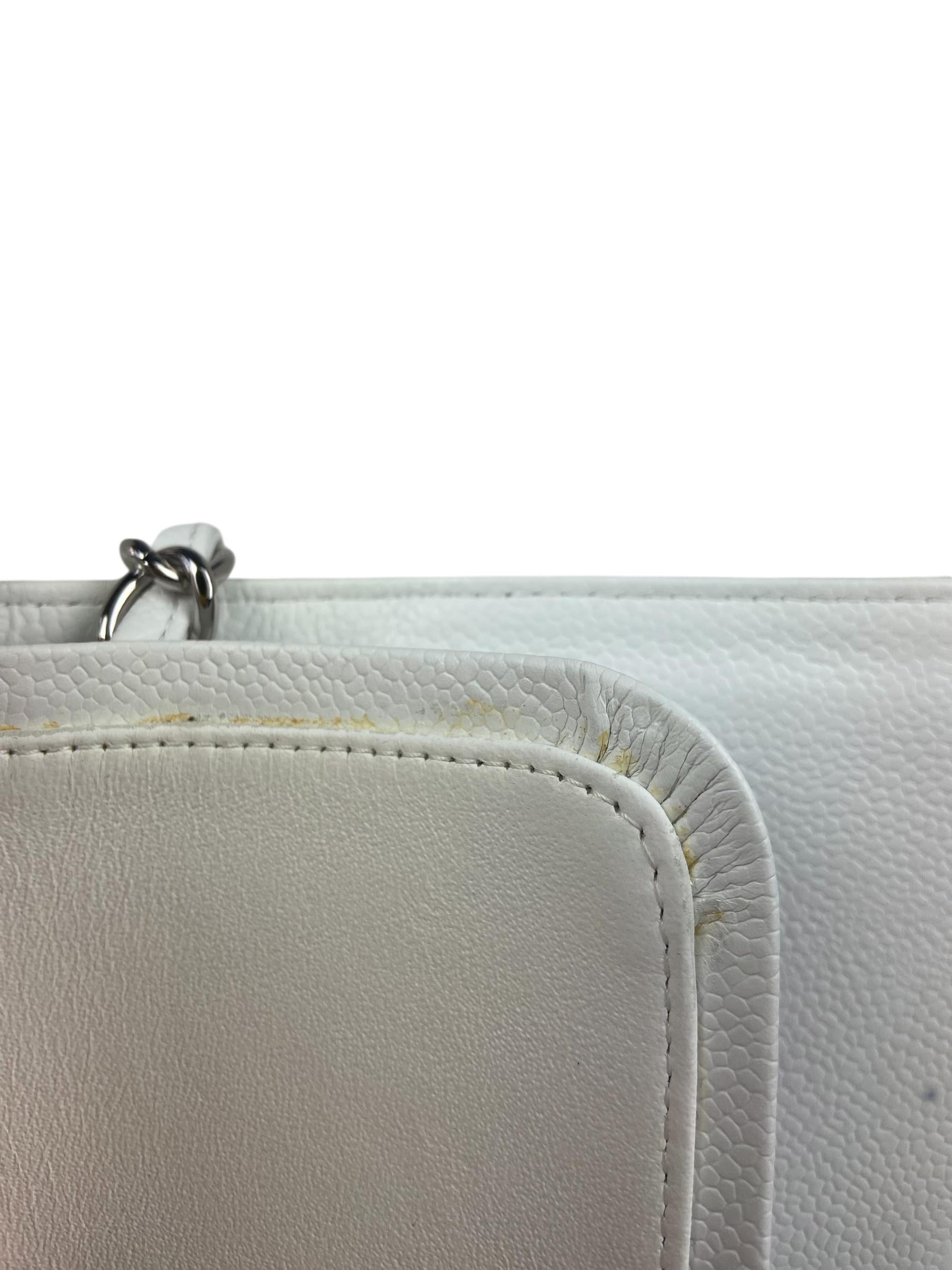 Chanel Weißes Kaviarleder Gesteppte Einzelklappe Jumbo Classic Bag im Angebot 5