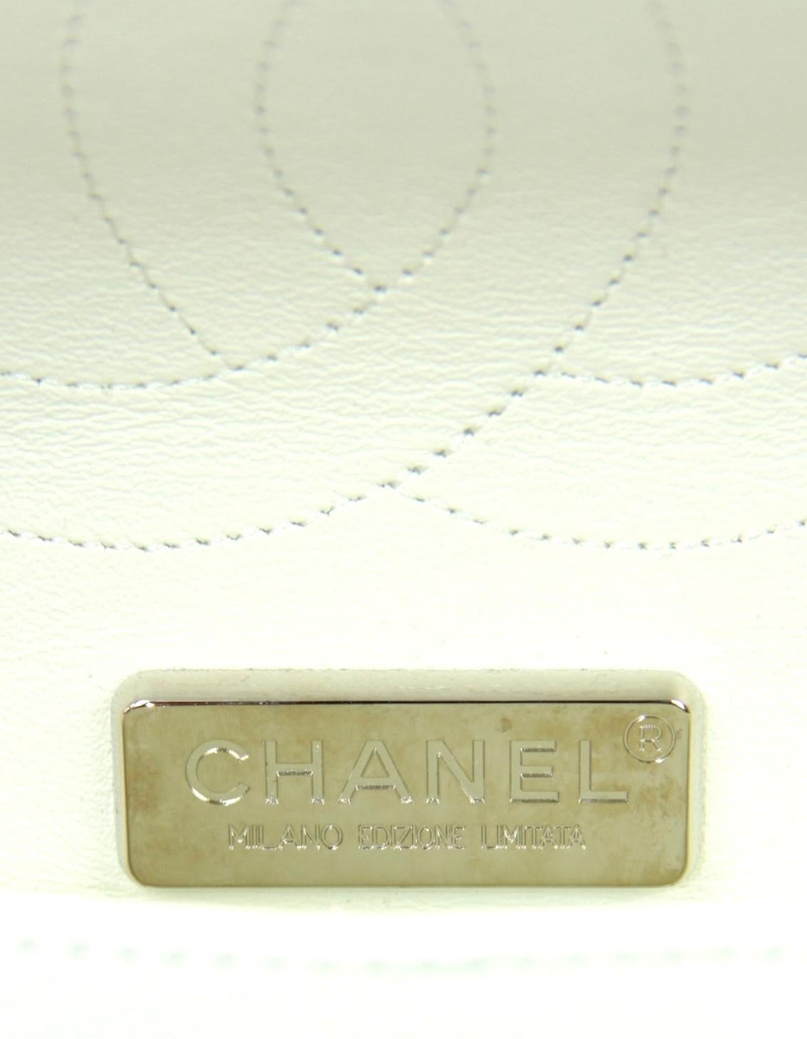 Chanel Weißes Kaviarleder Gesteppte Einzelklappe Jumbo Classic Bag im Angebot 9