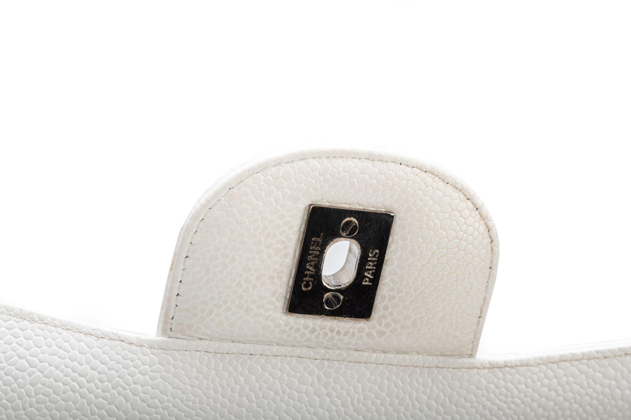 Women's or Men's Chanel White Caviar Maxi Double Flap Bag               For Sale