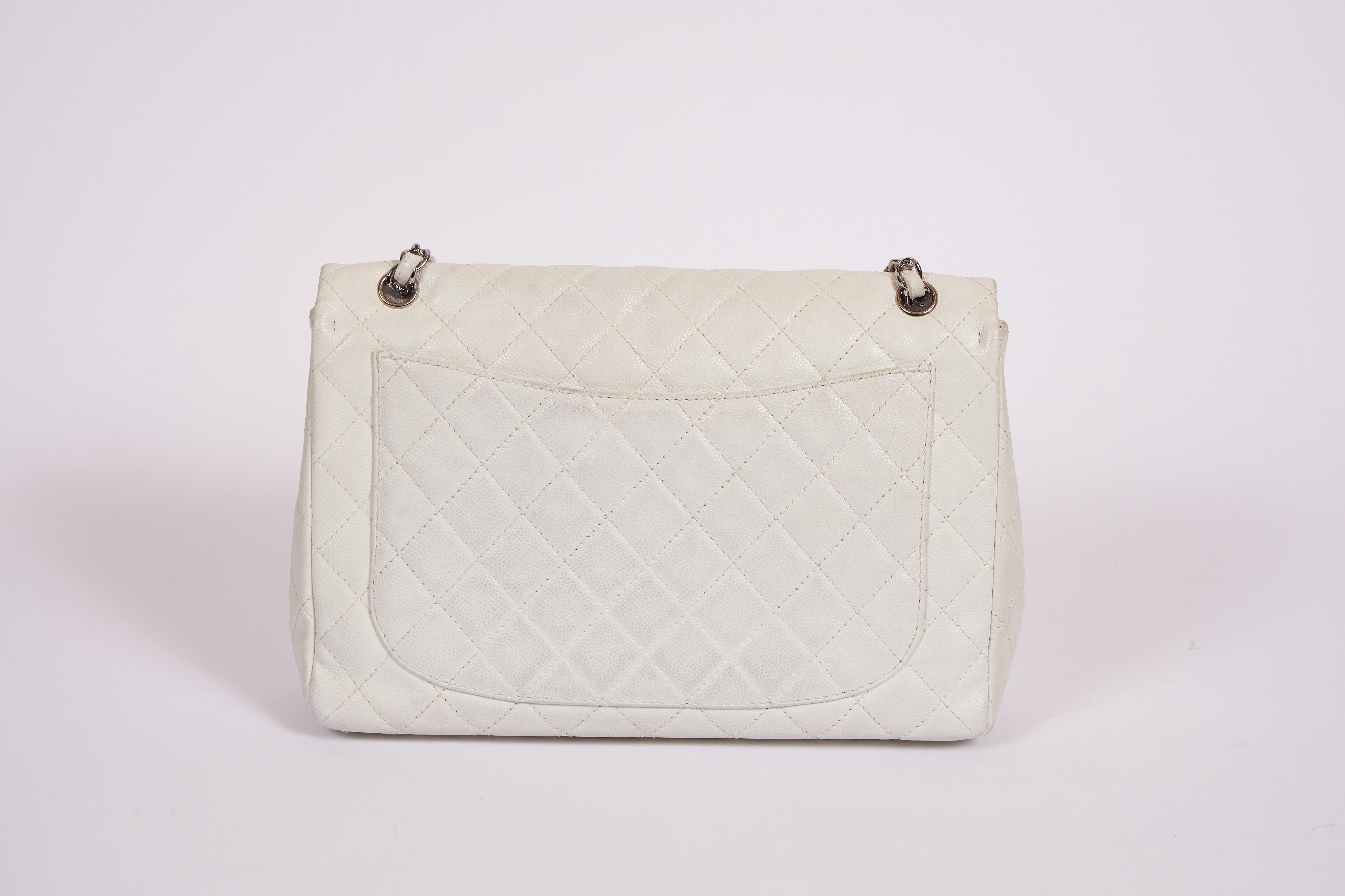 Chanel White Caviar Maxi Single Flap Bag In Good Condition In West Hollywood, CA