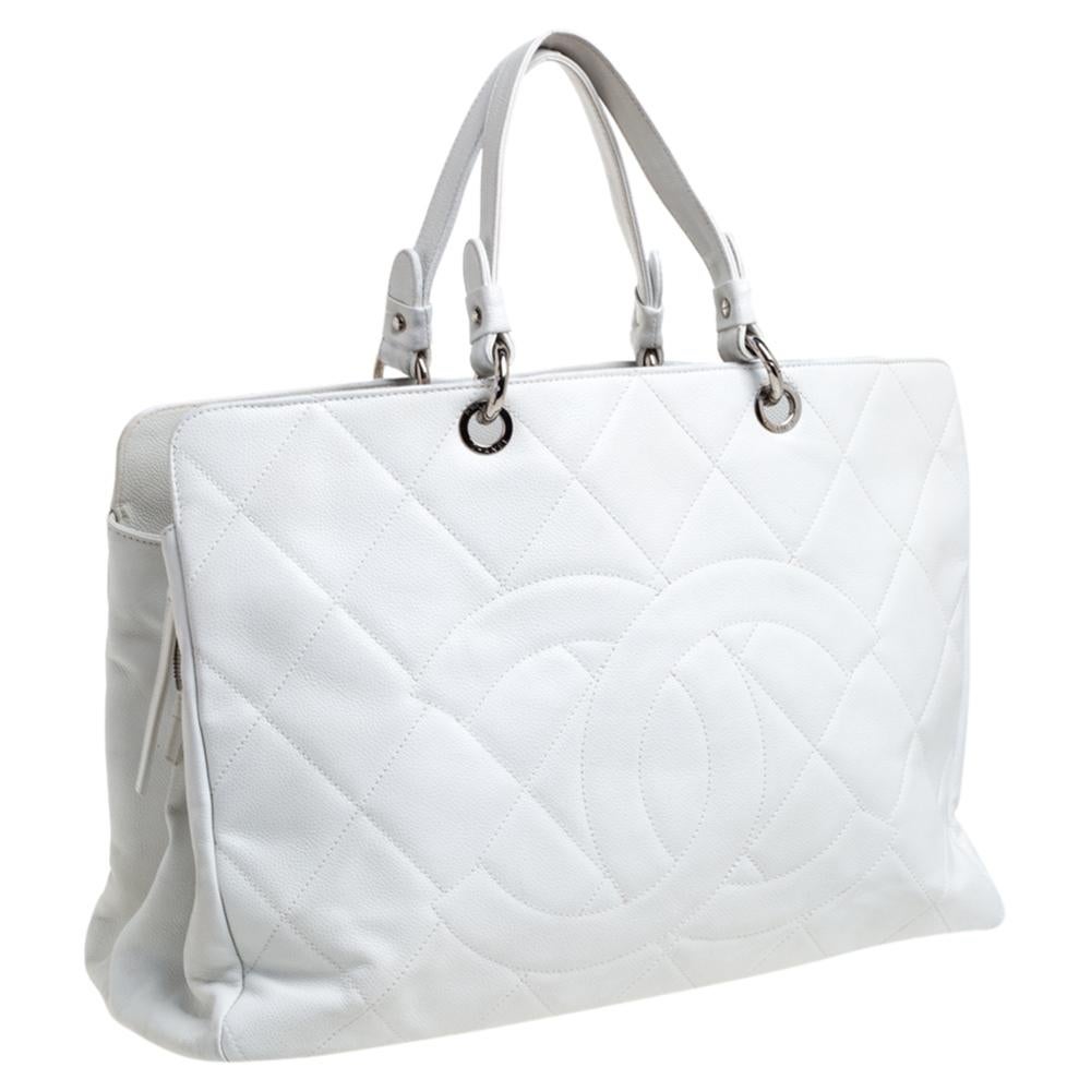 Chanel White Caviar Quilted Leather CC Timeless Tote In Good Condition In Dubai, Al Qouz 2