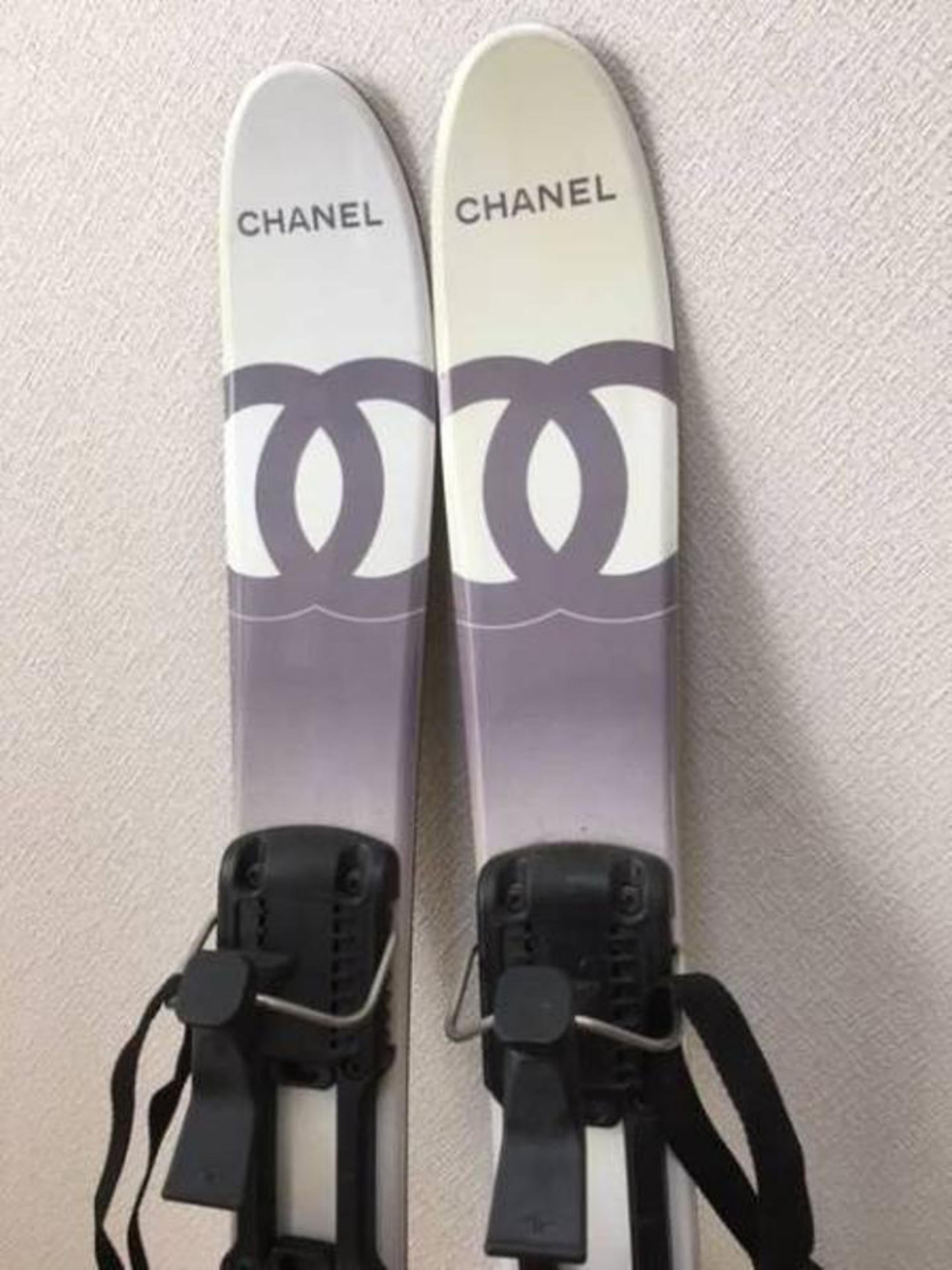 chanel ski board