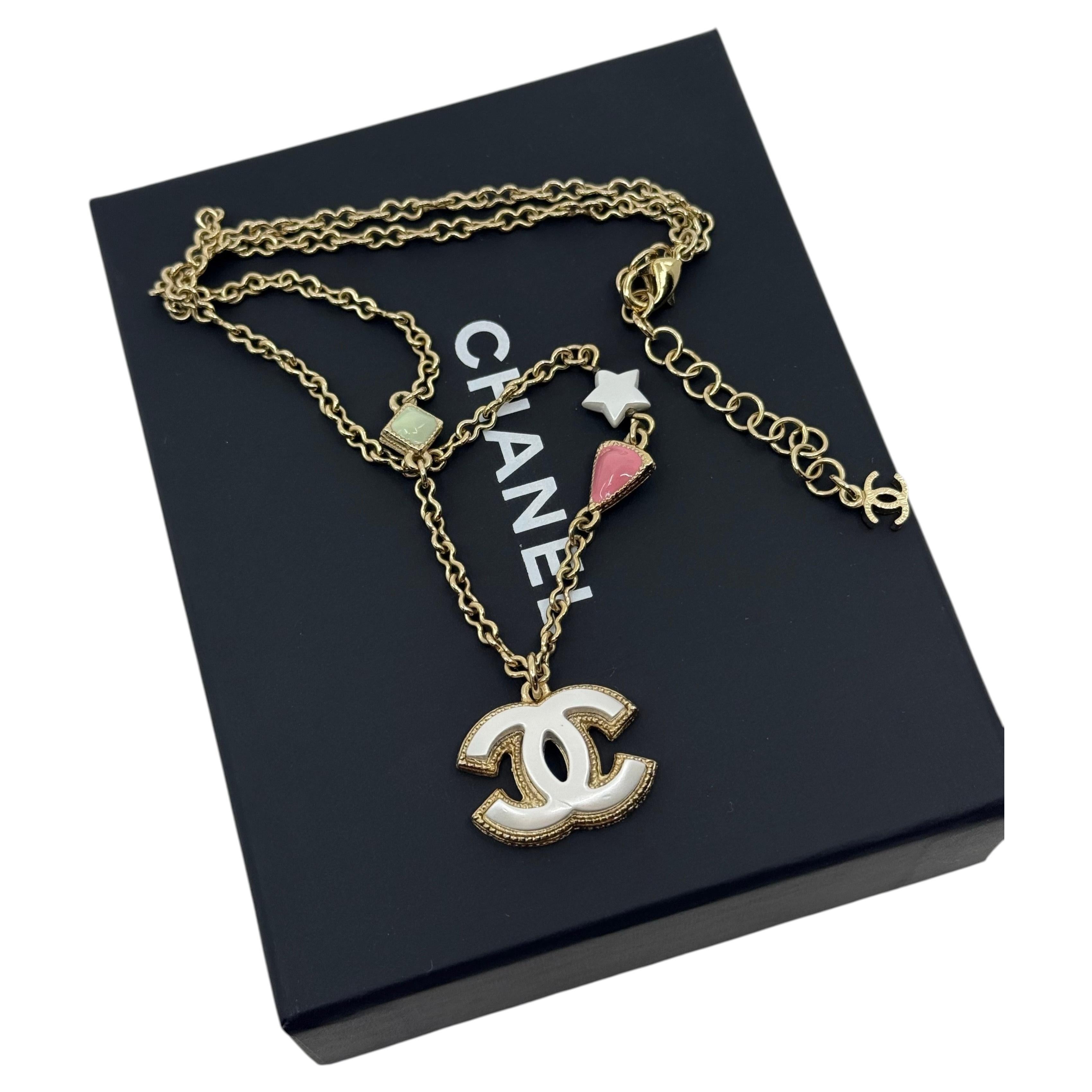 Chanel White CC Logo Star Charm Chain Pendant Necklace