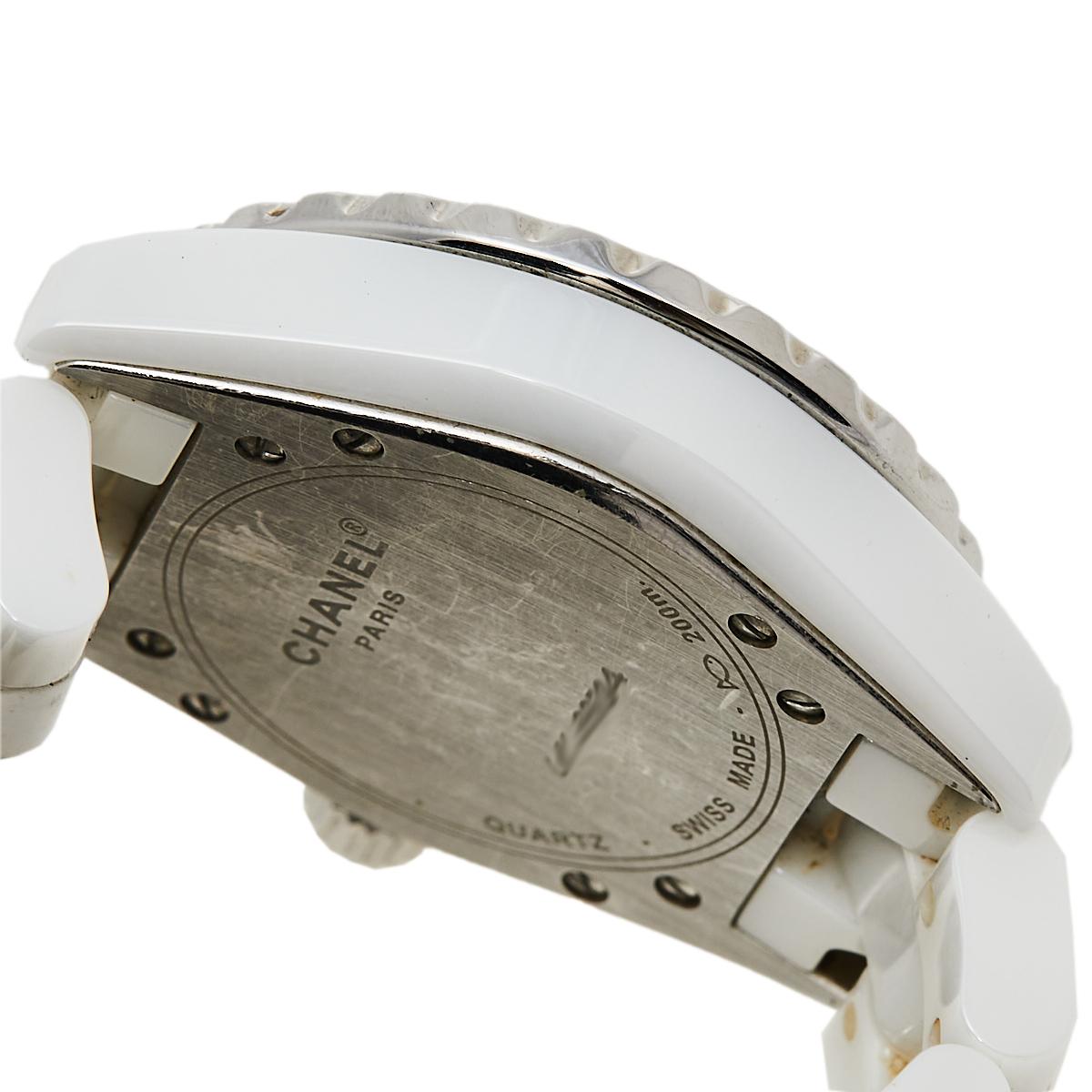 Chanel White Ceramic and Stainless Steel Diamond J12 Women's Wristwatch 33 MM In Fair Condition In Dubai, Al Qouz 2