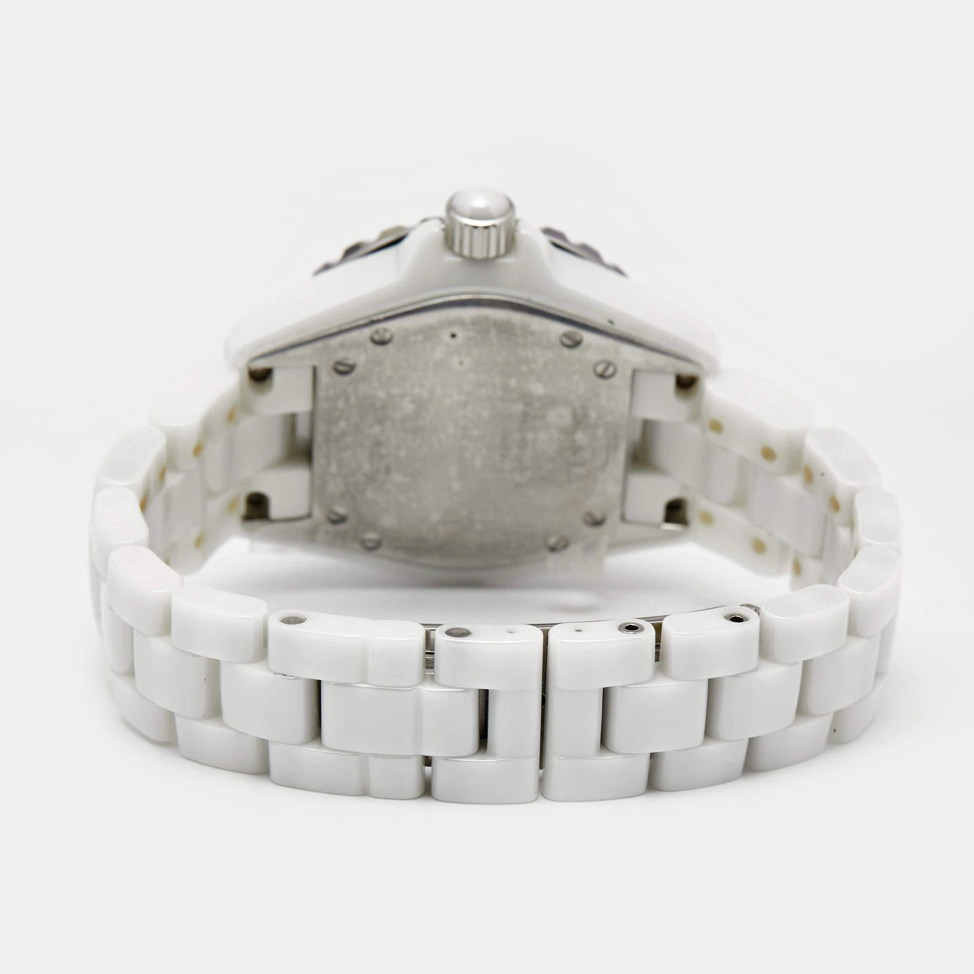 Chanel White Ceramic Stainless Steel Diamond J12 Women's Wristwatch 33 mm In Good Condition In Dubai, Al Qouz 2