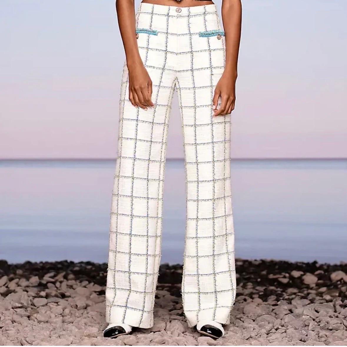 Chanel Weiße karierte Tweed-Patch-Taschenhose mit weitem Bein aus Patch-Tasche Cruise 2021 1