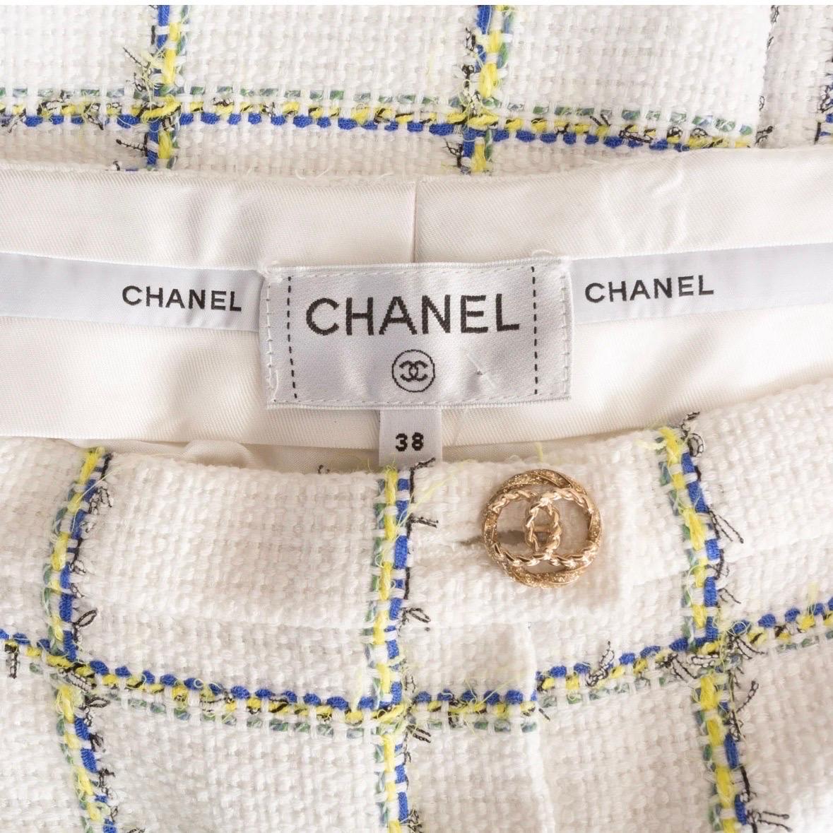Chanel Weiße karierte Tweed-Patch-Taschenhose mit weitem Bein aus Patch-Tasche Cruise 2021 3