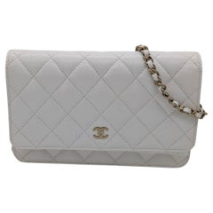 Chanel Portafoglio classico bianco in caviale con catena WOC