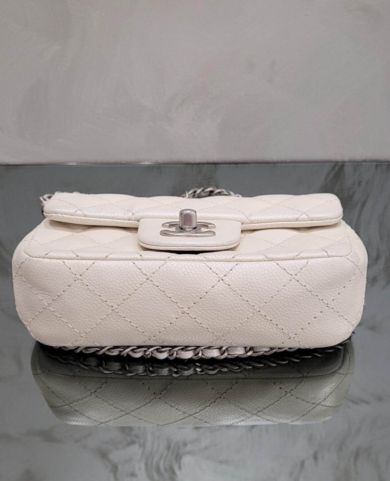 Chanel White Classic Single Flap Quilted Caviar Mini Bag In Good Condition In Krakow, PL