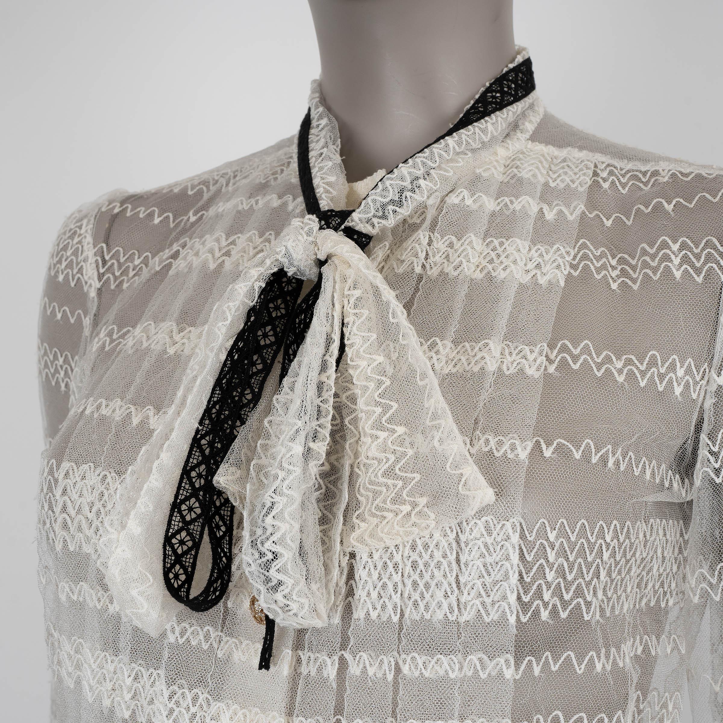 CHANEL blanc coton 08P MESH PUSSY BOW Blouse Chemise 36 XS en vente 1