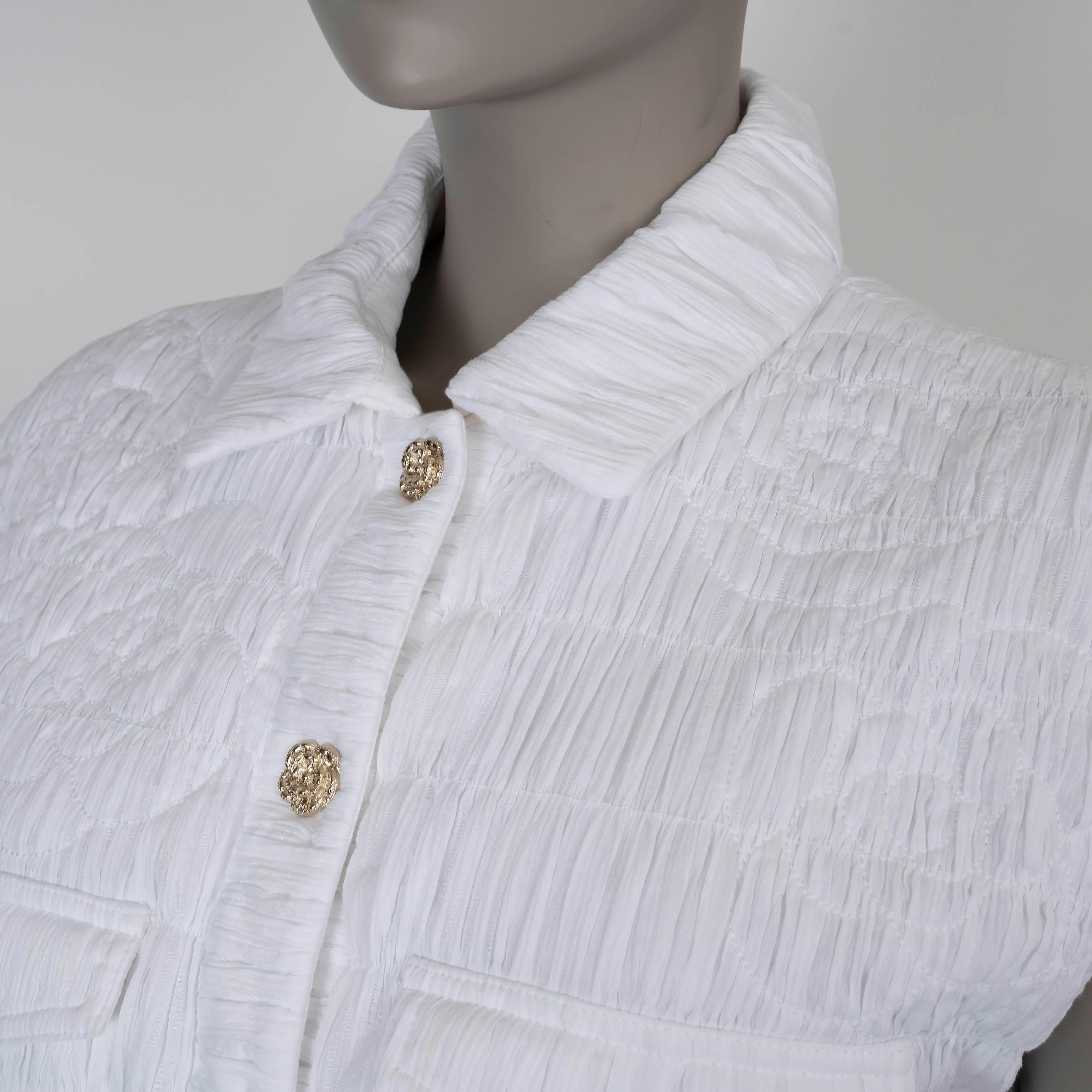 CHANEL white cotton 20P CAMELLIA QUILTED BOMBER Vest Jacket 36 XS For Sale 1