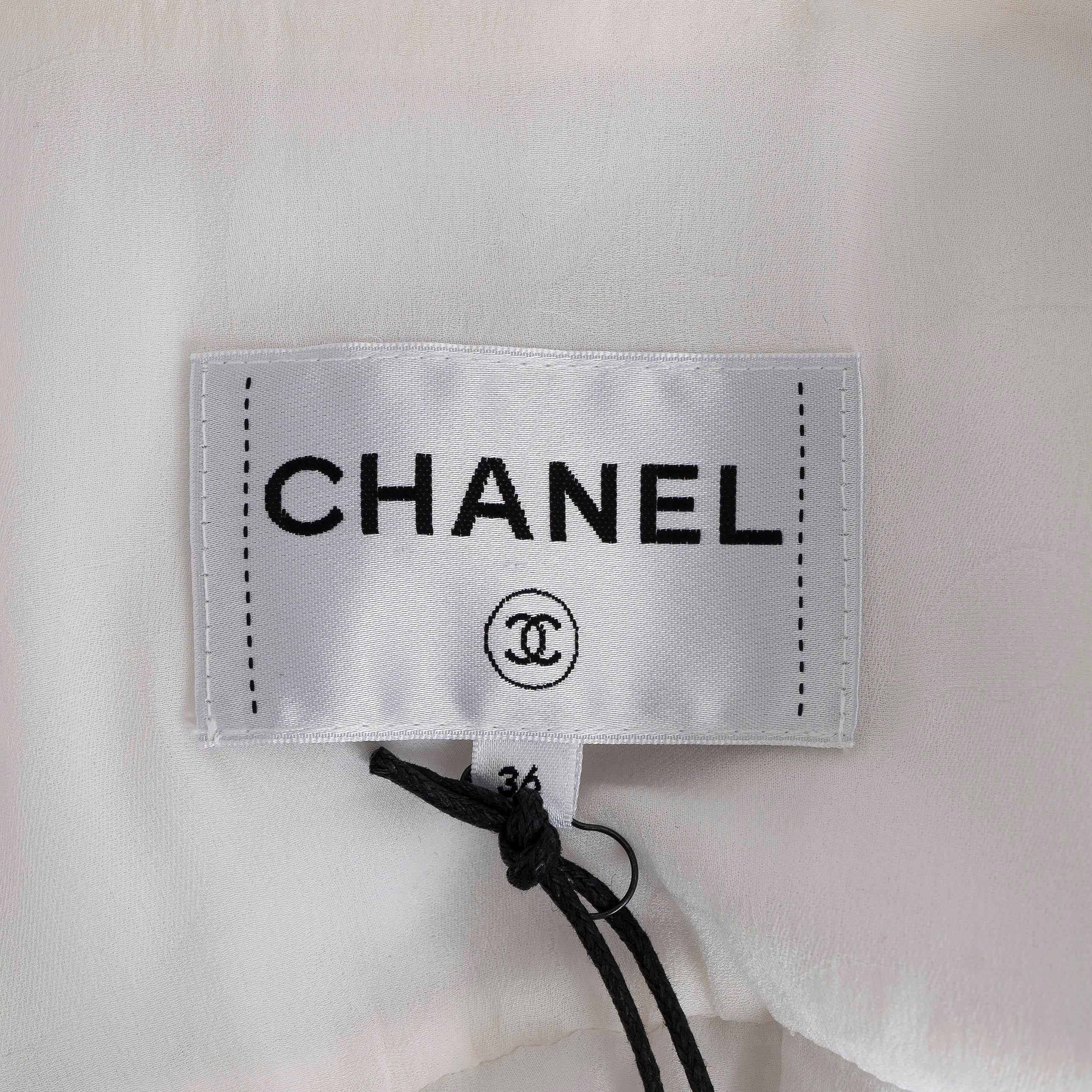 CHANEL white cotton 20P CAMELLIA QUILTED BOMBER Vest Jacket 36 XS For Sale 3