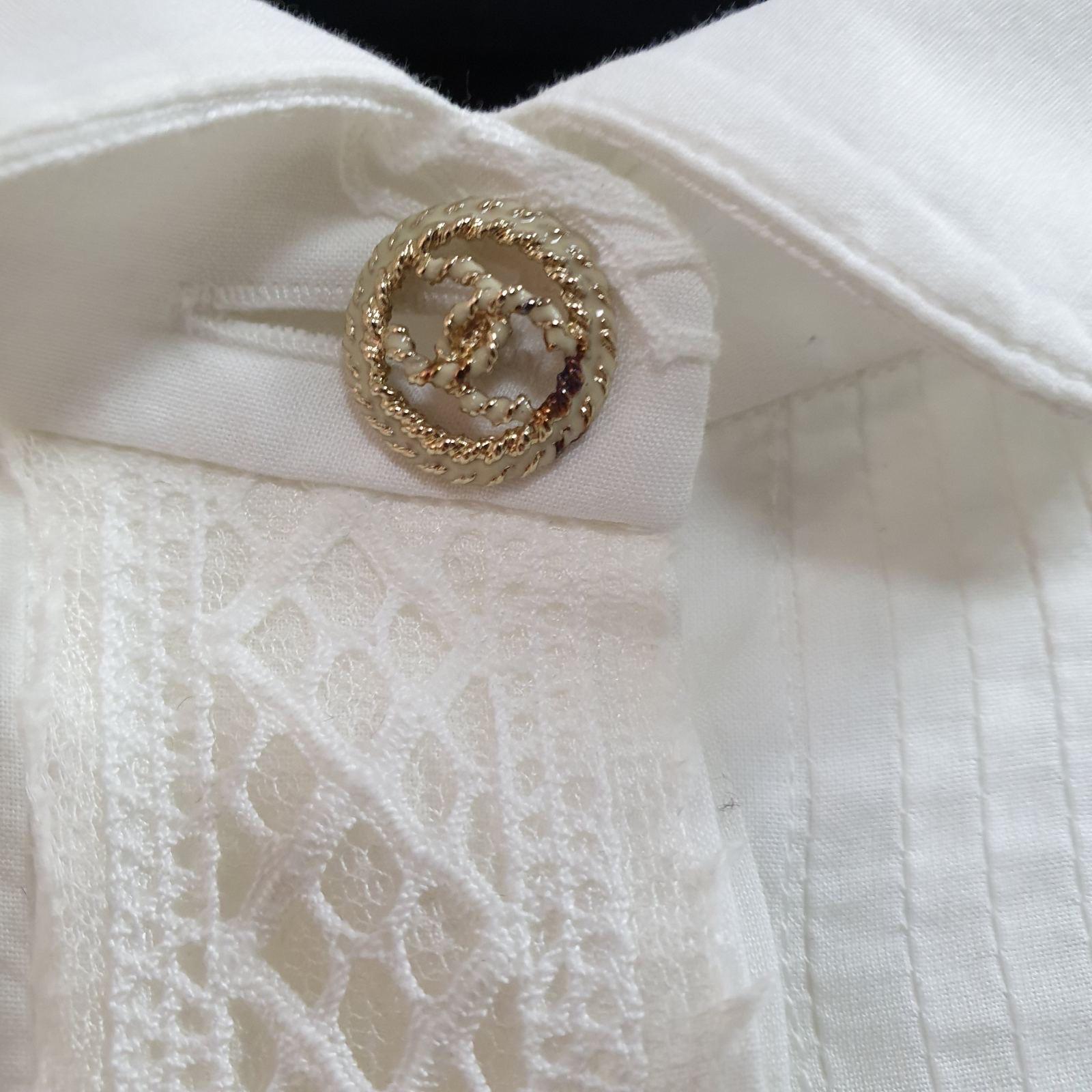 Weiße Chanel-Bluse aus Baumwolle Gr.36 im Angebot 1