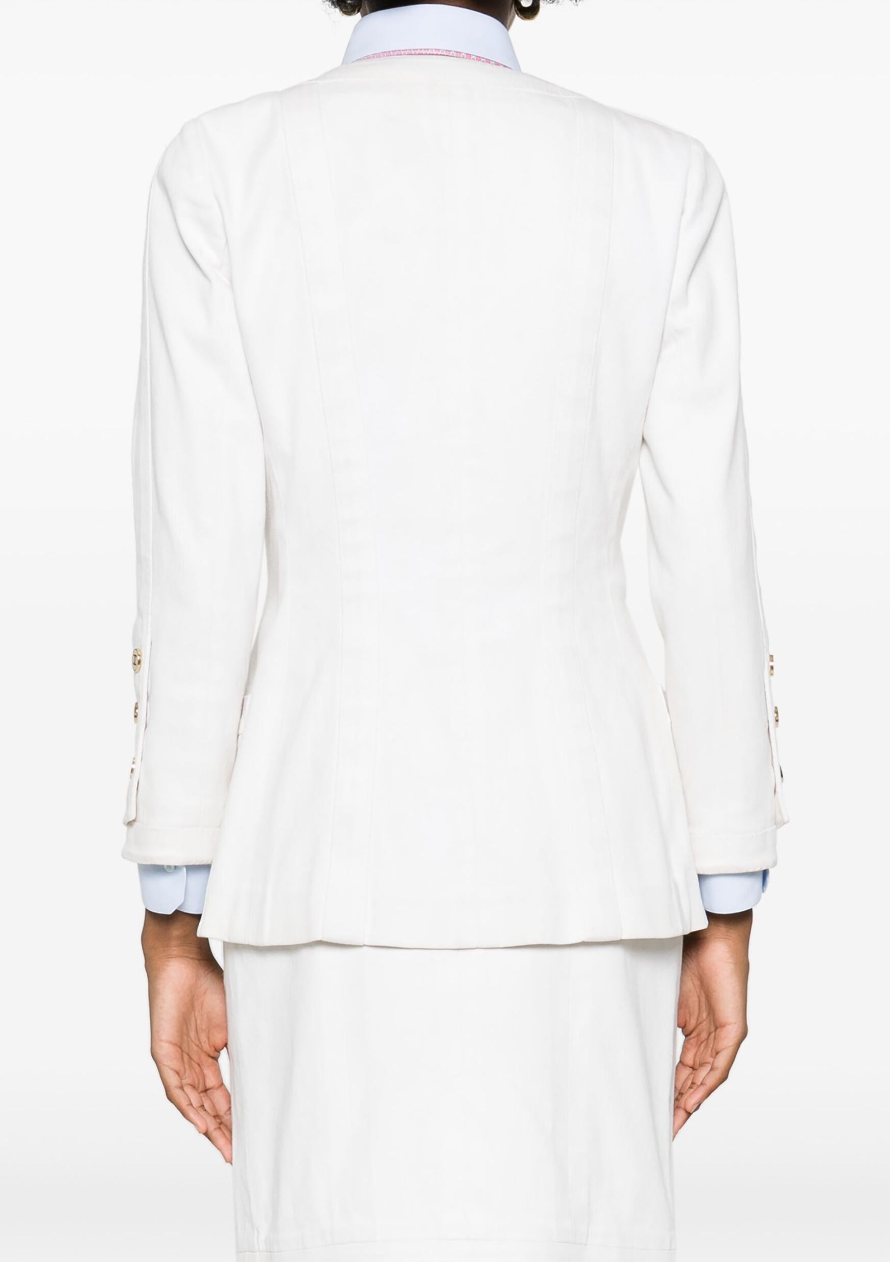Chanel White Cotton Button Jacket In Good Condition For Sale In Paris, FR