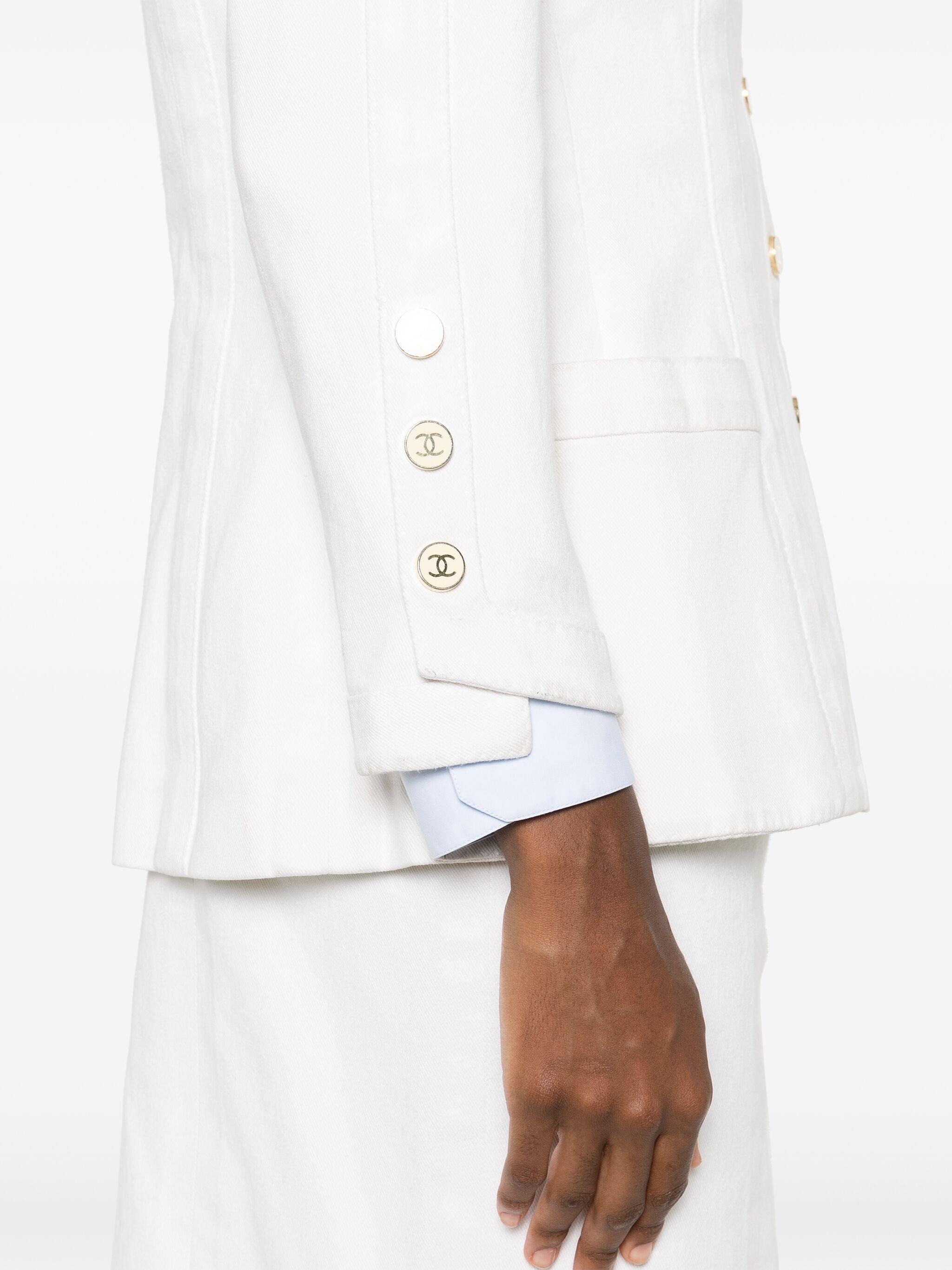 Women's Chanel White Cotton Button Jacket For Sale