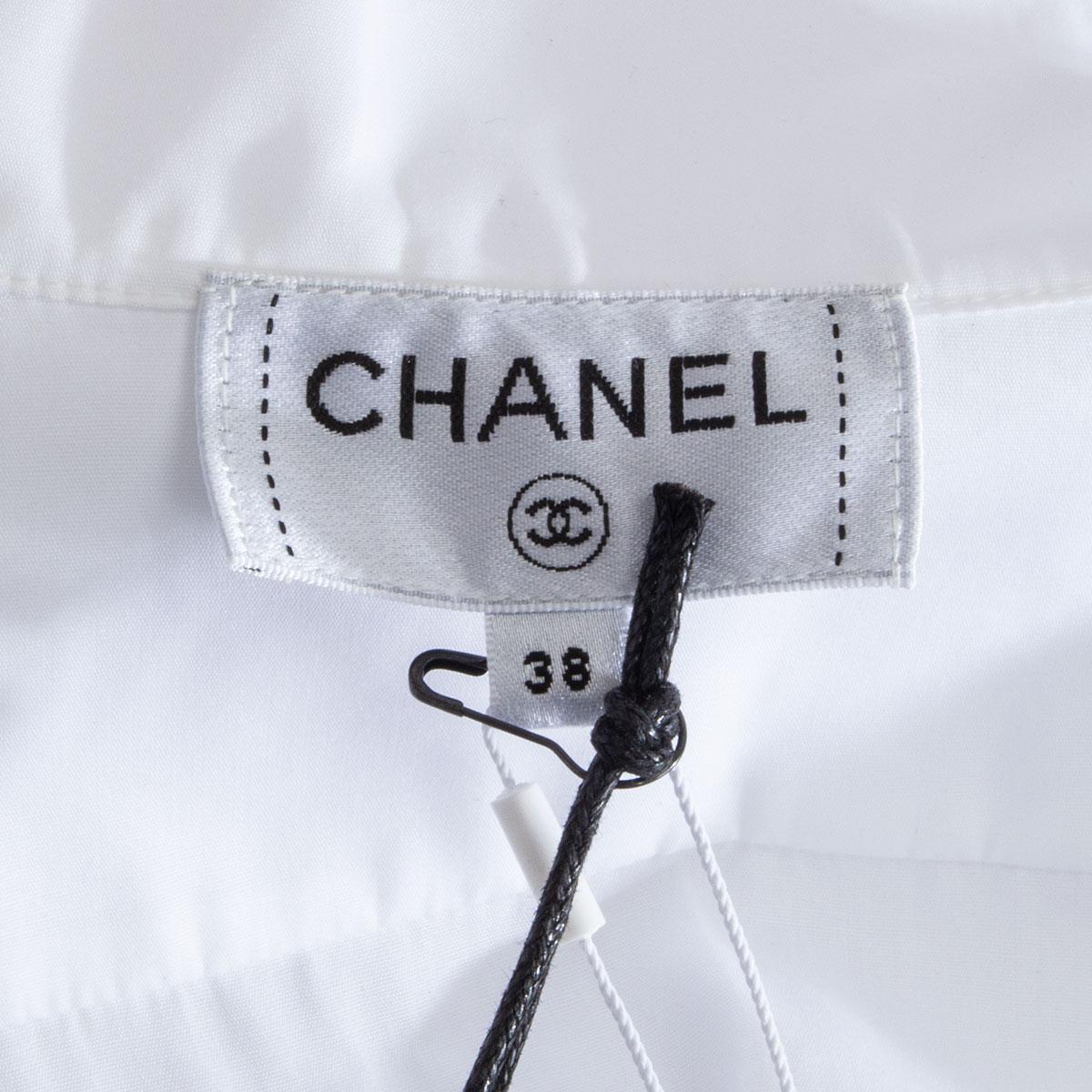 CHANEL in cotone bianco CRUISE 2020 Tuta con pantaloncini plastificati 38 S. in vendita 2