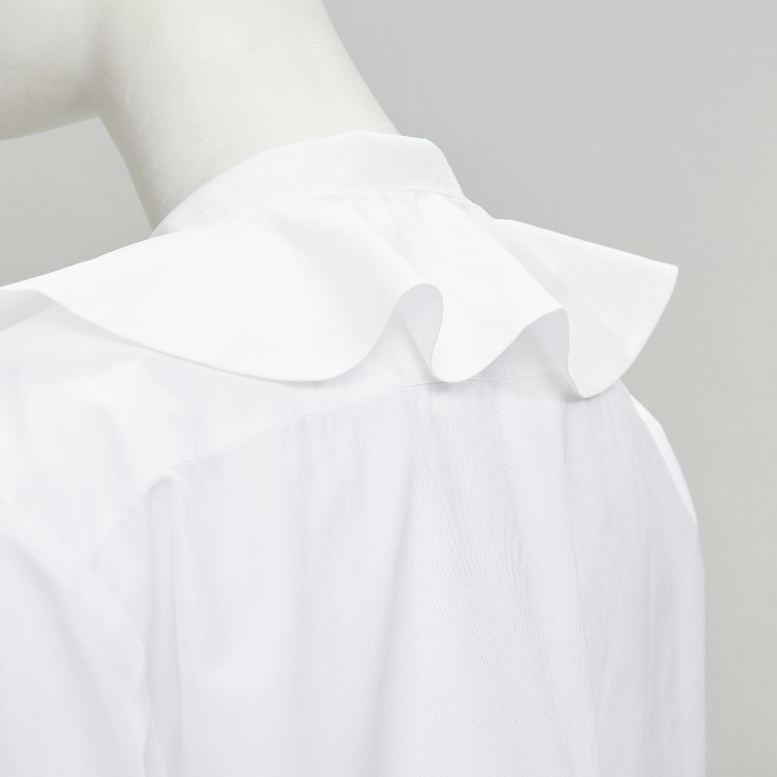 CHANEL white cotton gold pearl CC button double pocket boxy cropped shirt FR40 M
Brand: Chanel
Material: Cotton
Color: White
Pattern: Solid
Closure: Button
Extra Detail: Gold-tone faux pearl CC button at collar. Concealed mother-of-pearl button