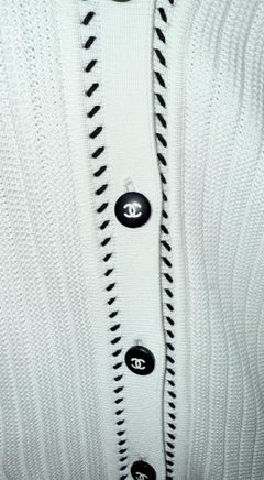 Chanel white cotton knitted long sleeves cardigan