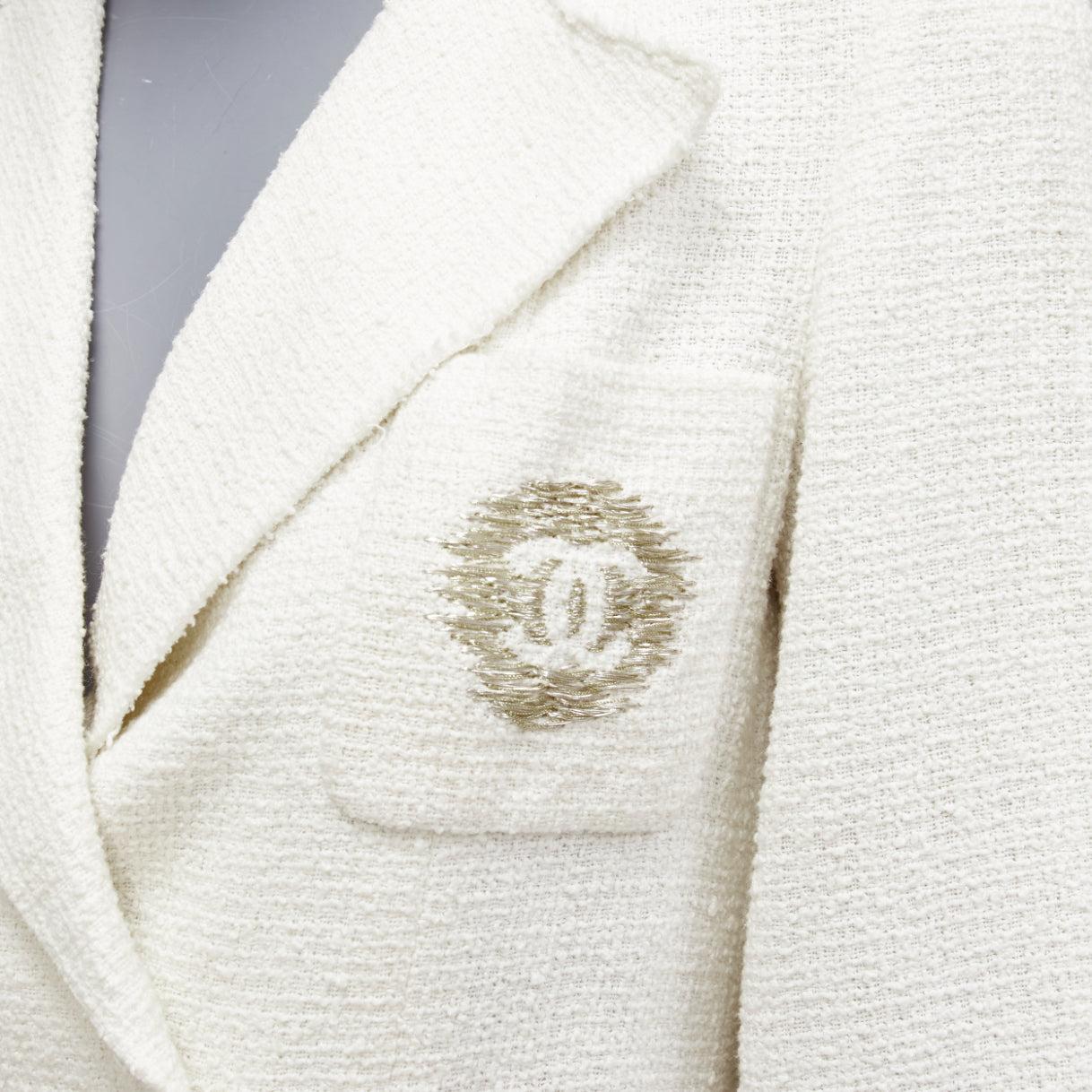 CHANEL white cotton tweed CC embroidery pocket cropped schoolboy jacket FR36 S
Reference: LNKO/A02286
Brand: Chanel
Designer: Karl Lagerfeld
Material: Cotton
Color: White, Gold
Pattern: Solid
Closure: Button
Lining: Cream Silk
Extra Details: CC logo