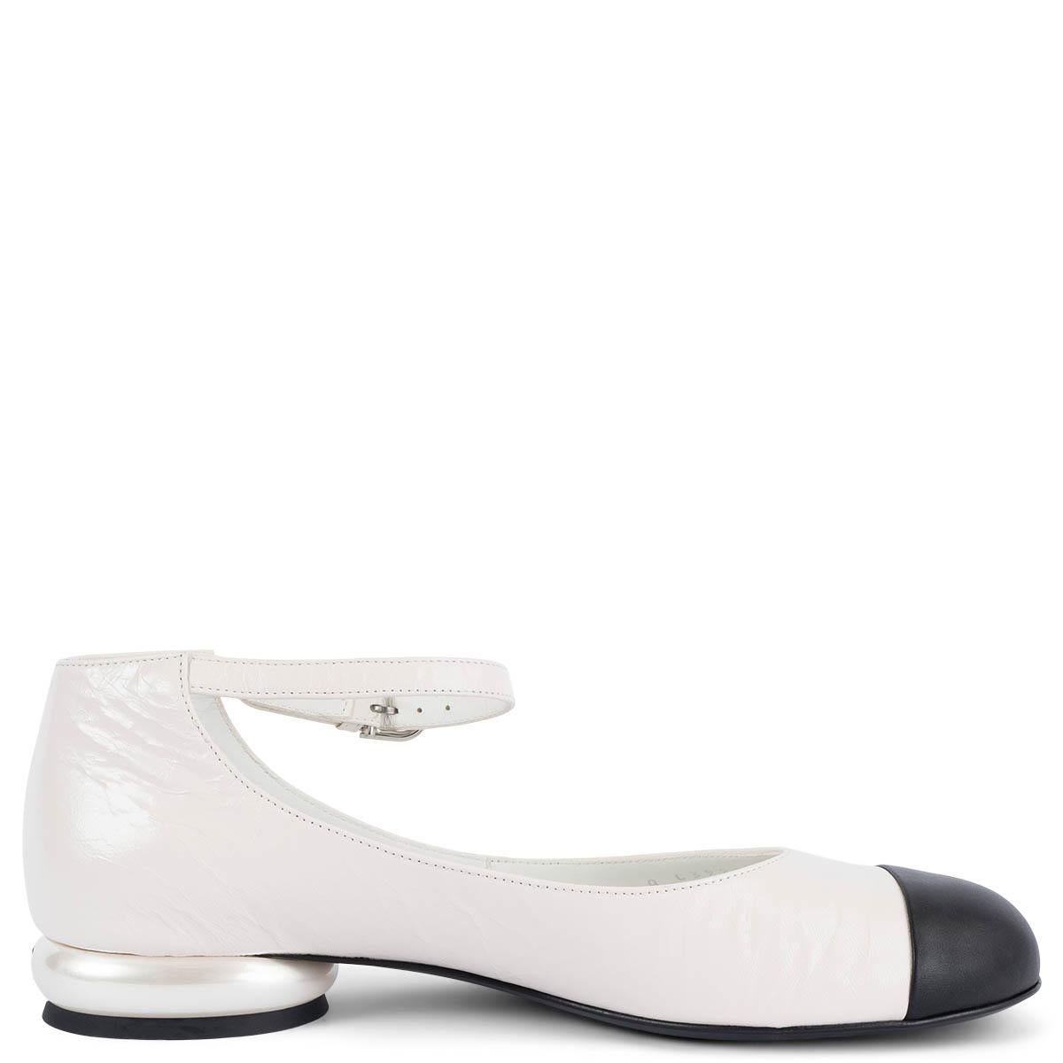  CHANEL Chausssures plates en cuir blanc froissé 2022 22B MARY JANE 38,5 Pour femmes 