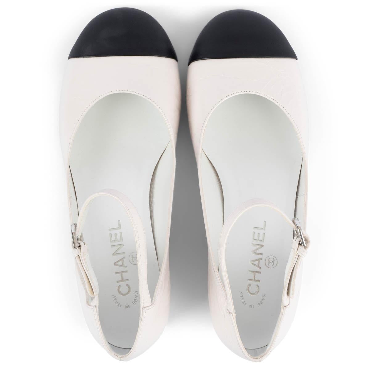 CHANEL Chausssures plates en cuir blanc froissé 2022 22B MARY JANE 38,5 2