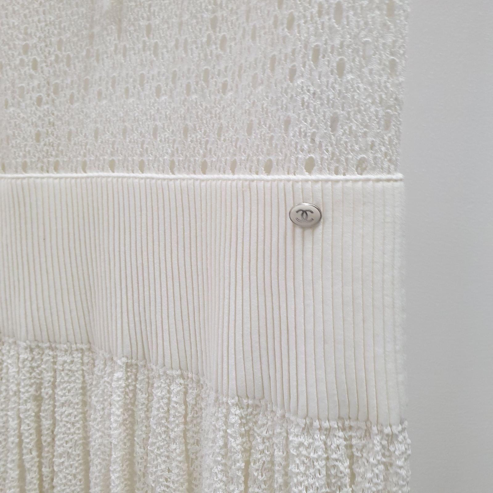 Chanel White Crochet Waistband Dress In Good Condition In Krakow, PL