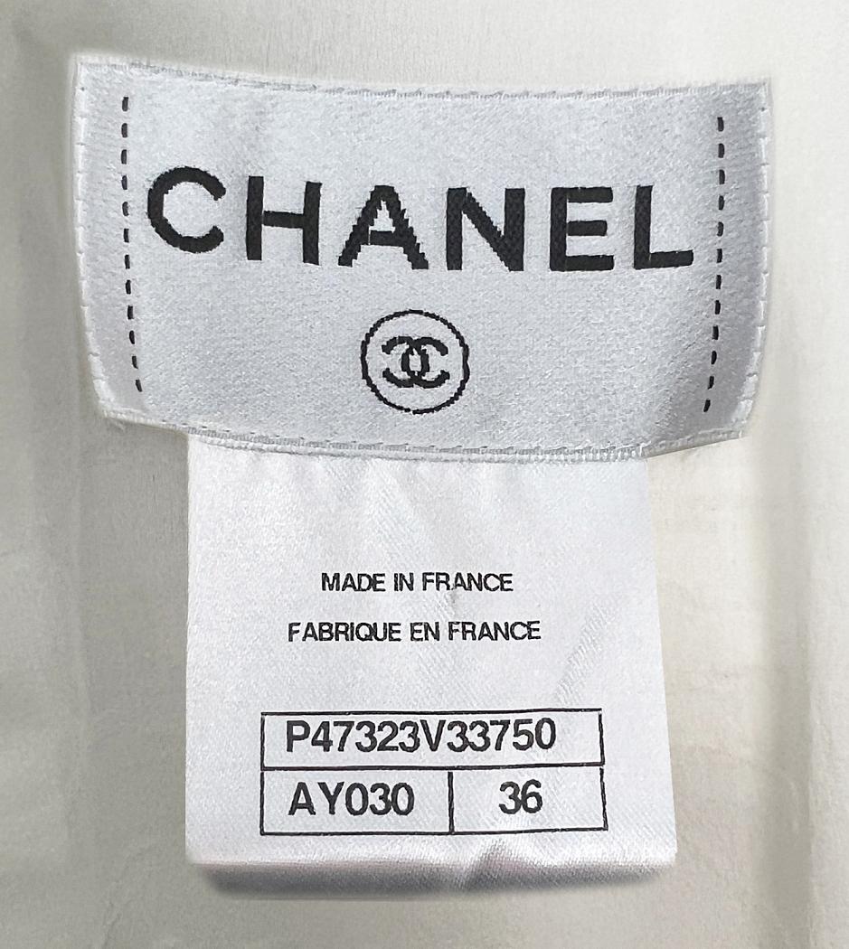 CHANEL WHITE DRESS decorated with PEARL BUTTONS size 36 In Excellent Condition In Montgomery, TX