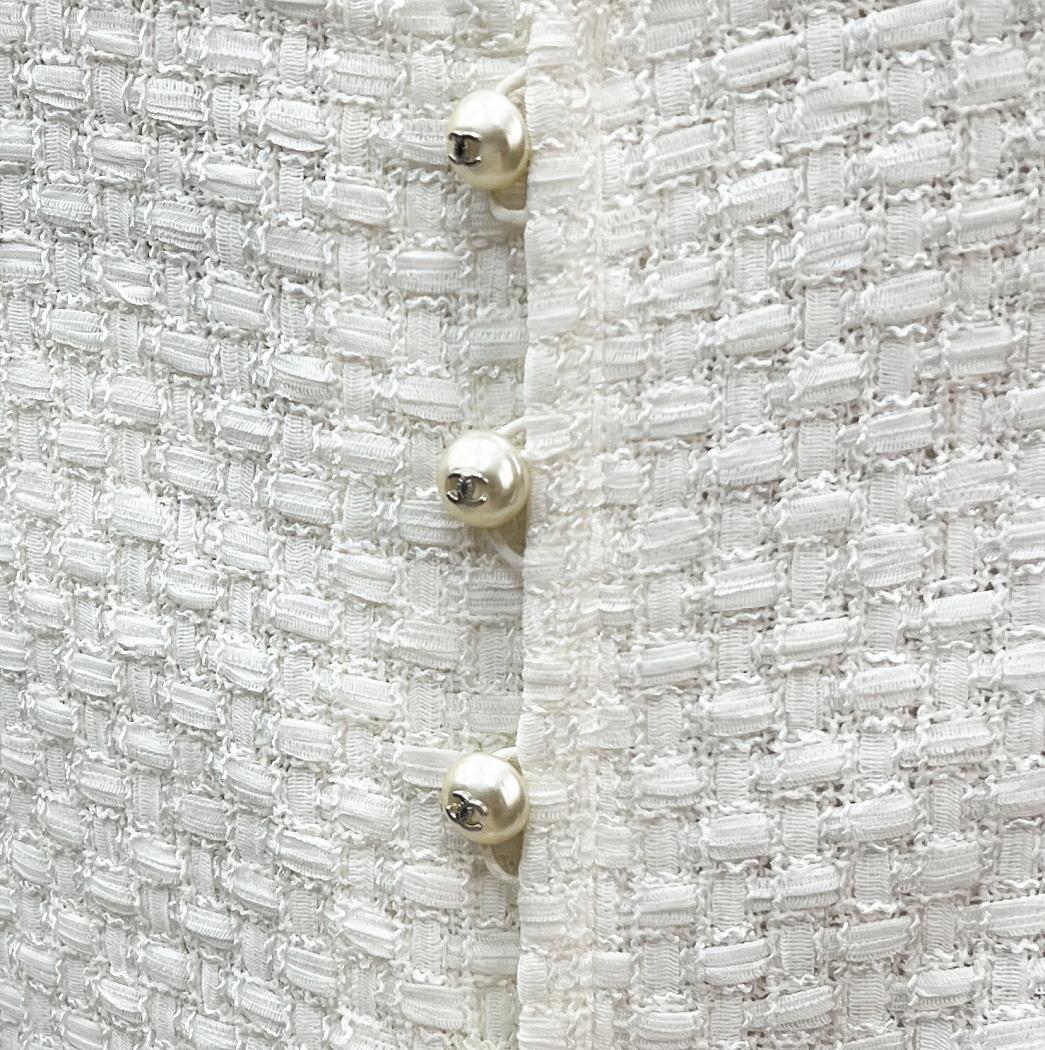 CHANEL WHITE DRESS decorated with PEARL BUTTONS size 36 2