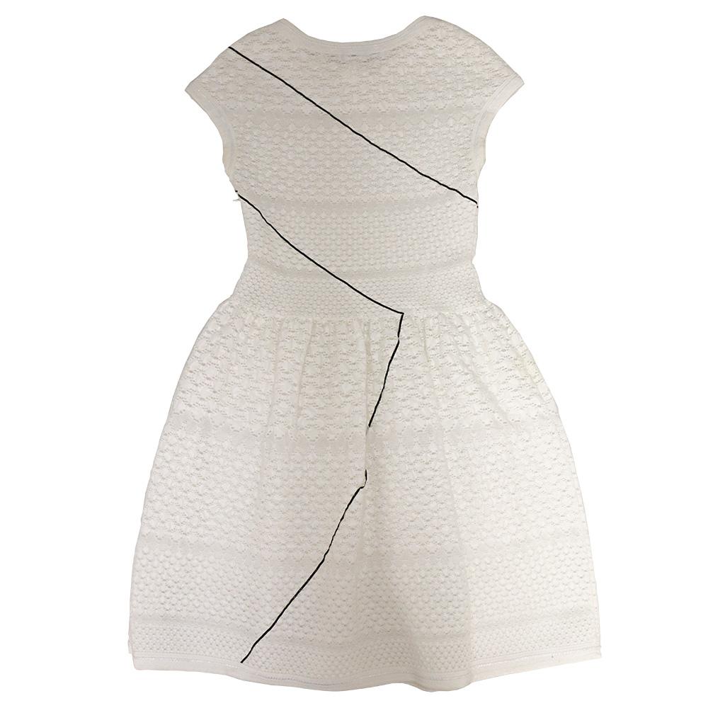 Bellissimo abito bianco estivo di Chanel, in nylon, taglia 38 francese
Condizioni: molto buone
Prodotto in Italia
Modello : vestito
Materiale: nylon
Colori: bianco, strisce nere
Taglia: 38FR
Misure: spalle raglan : 38 cm, ascelle 43 cm, altezza