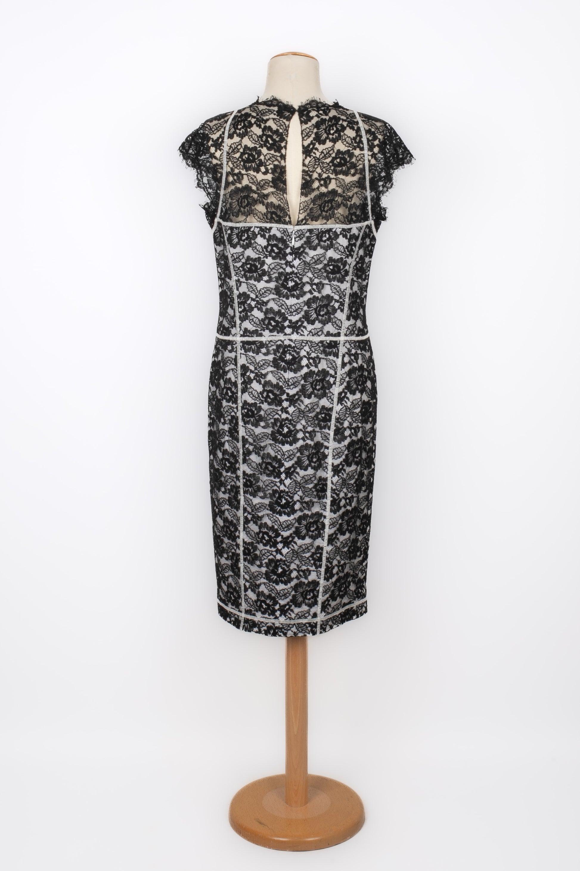 Chanel White Dress with Black Lace In Excellent Condition In SAINT-OUEN-SUR-SEINE, FR