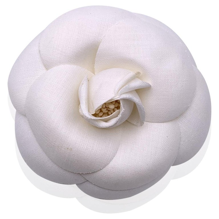 Chanel Vintage White Fabric Camelia Camellia Flower Pin Brooch Cloth  ref.550798 - Joli Closet