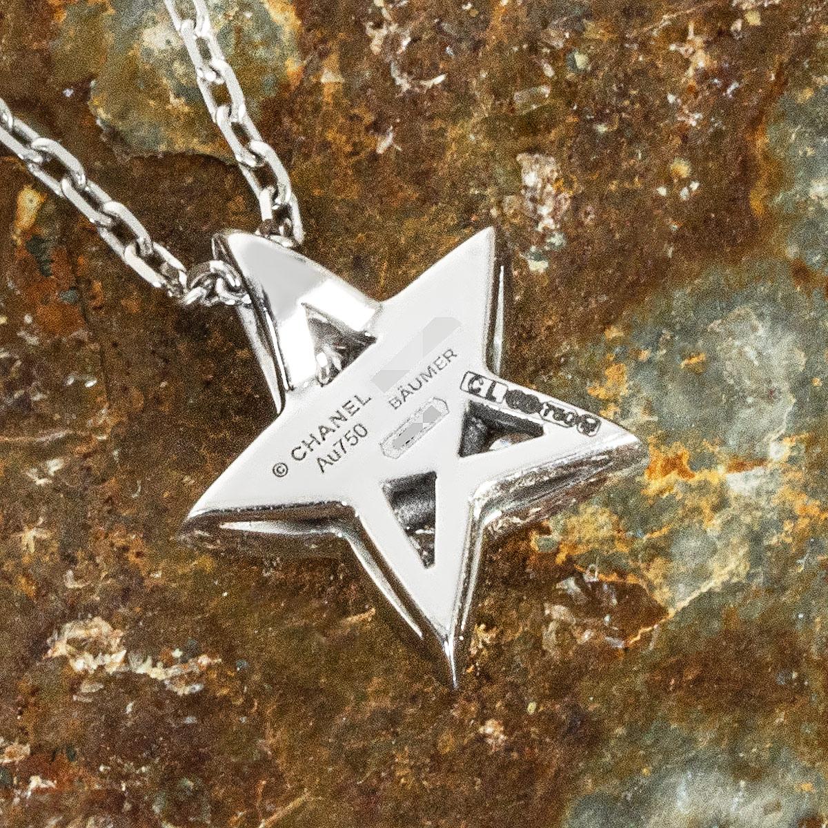 Chanel Pendentif comète en or blanc et diamants 0,22 carat J2709 en vente 2