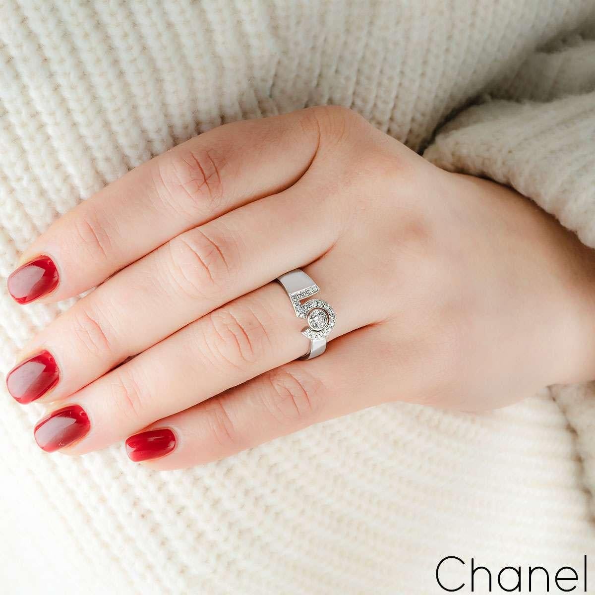 Round Cut Chanel White Gold Diamond Eternal No.5 Ring Size 55 J12002 For Sale