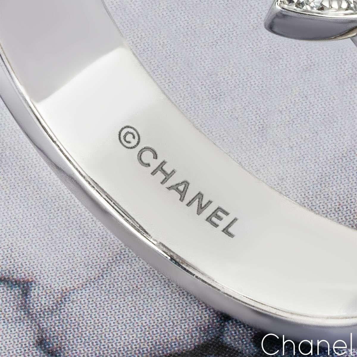 Chanel White Gold Diamond Eternal No.5 Ring Size 55 J12002 In Excellent Condition For Sale In London, GB